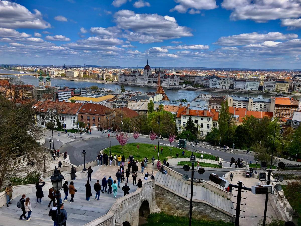 Modern 2 Bedroom Apartment With Free Airport Transfer Budapest Esterno foto