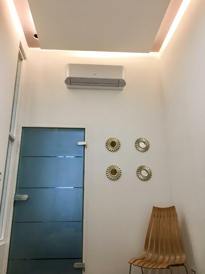 Modern 2 Bedroom Apartment With Free Airport Transfer Budapest Esterno foto