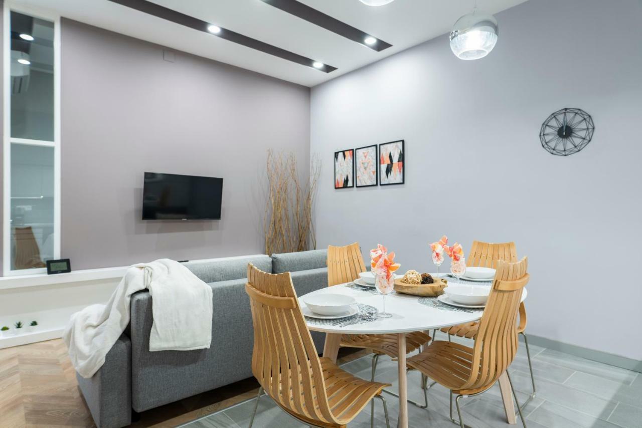 Modern 2 Bedroom Apartment With Free Airport Transfer Budapest Esterno foto