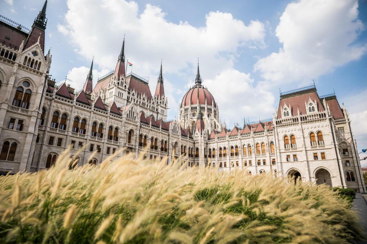 Modern 2 Bedroom Apartment With Free Airport Transfer Budapest Esterno foto