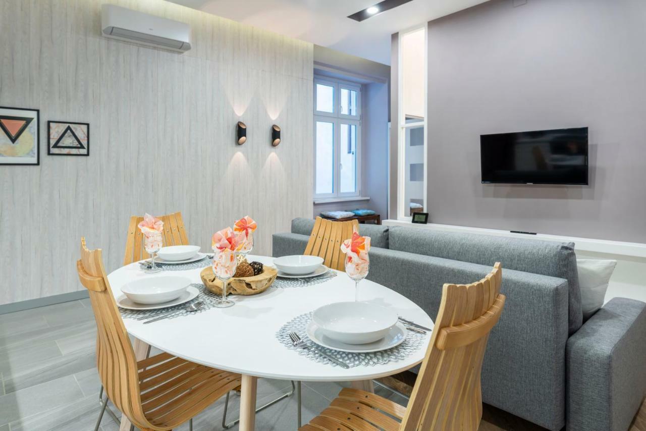 Modern 2 Bedroom Apartment With Free Airport Transfer Budapest Esterno foto