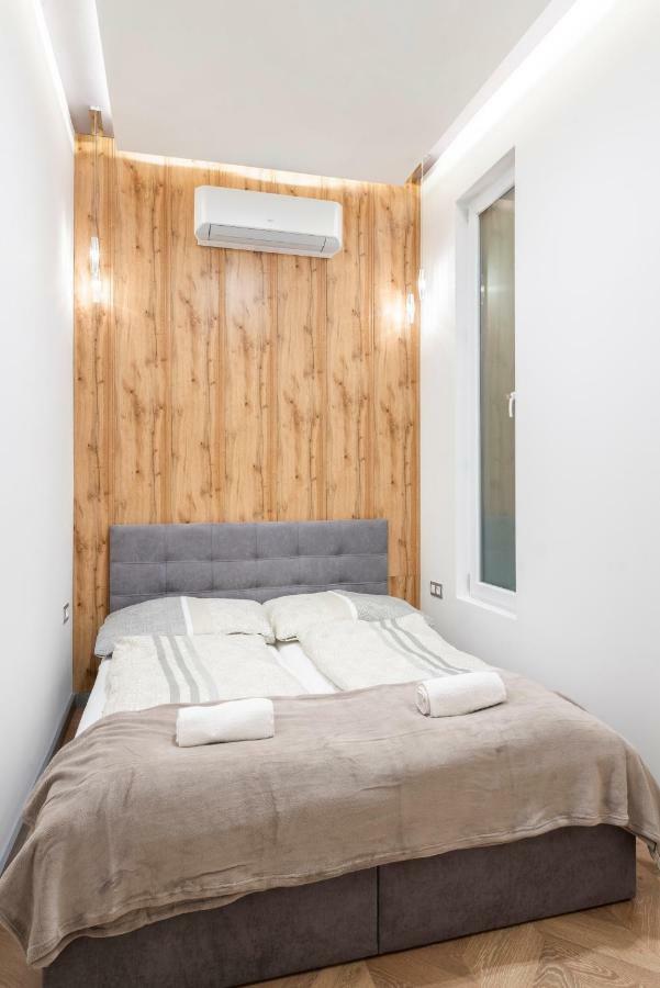 Modern 2 Bedroom Apartment With Free Airport Transfer Budapest Esterno foto